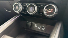 Renault Clio 1.0 TCe 90 Lutecia SE 5dr Petrol Hatchback